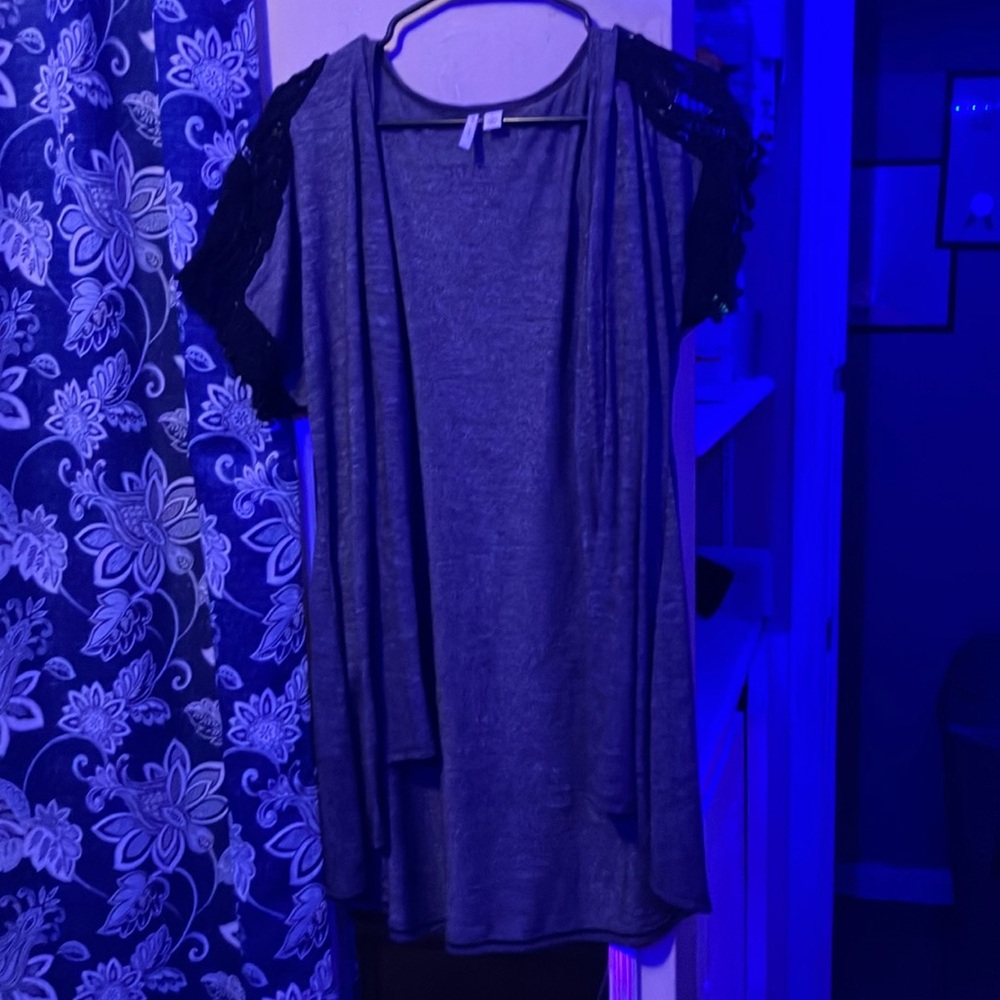 EST 1994 brand size large never wore